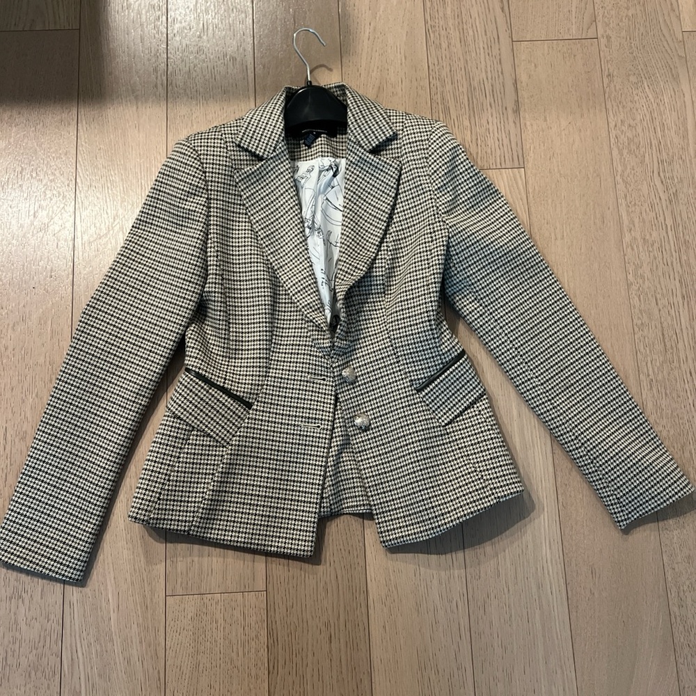 White House Black Market Black & White Houndstooth Tailored Blazer